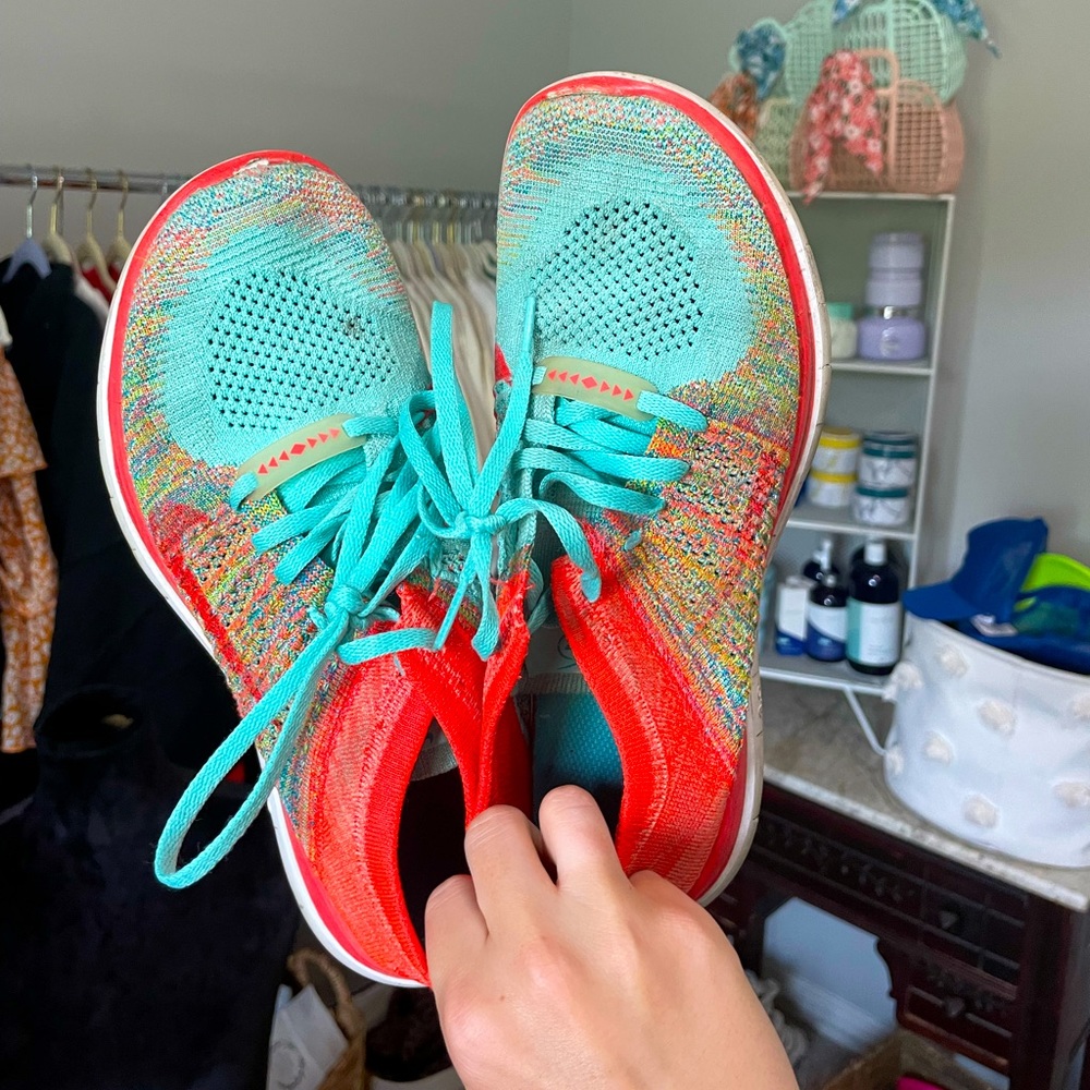 NIKE FREE RUNS 4.0 🌈